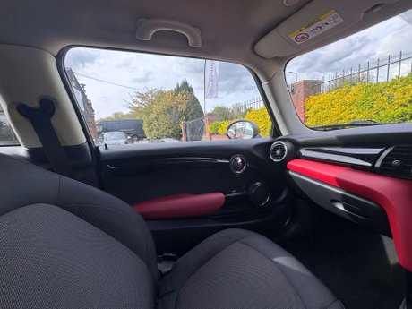 Mini Hatch 1.5 One D 3dr 26