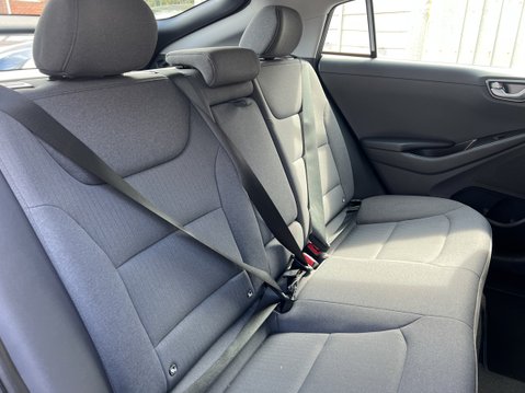 Hyundai IONIQ 1.6 h-GDi Premium Hatchback 5dr Petrol Hybrid DCT Euro 6 (s/s) (141 ps) 15
