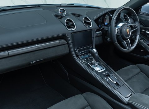 Porsche 718 BOXSTER GTS PDK 20