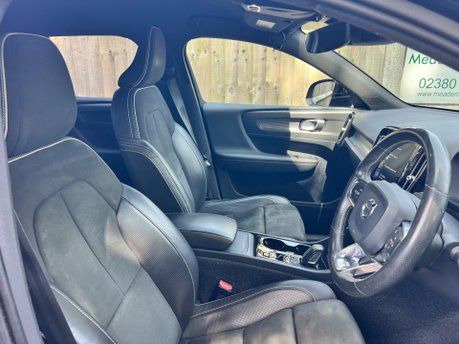 Volvo XC40 2.0 T4 R-DESIGN AWD AUTOMATIC 13