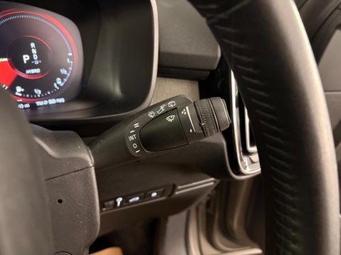 Volvo XC40 1.5h T5 Twin Engine Recharge 10.7kWh Inscription Pro Auto Euro 6 (s/s) 5dr 27