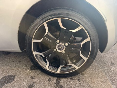 Citroen DS3 1.6 VTi DStyle Plus Euro 5 3dr 16