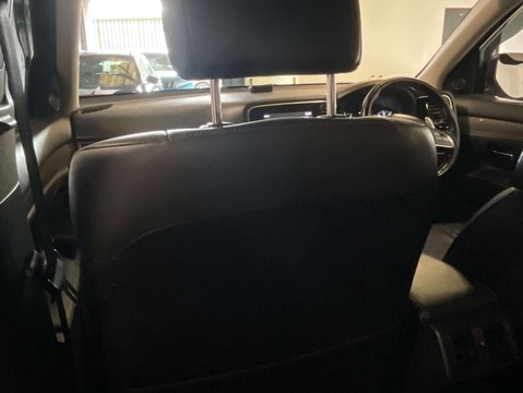 Mitsubishi Outlander 2.0 Outlander Exceed CVT 4WD 5dr 46