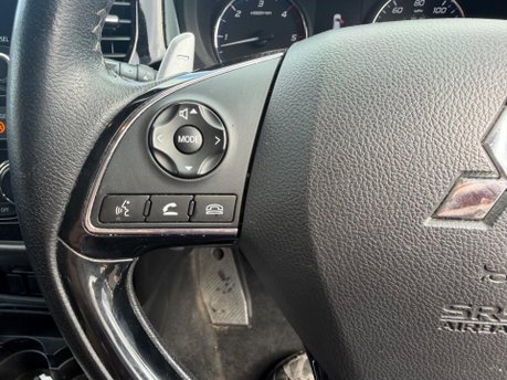 Mitsubishi Outlander DI-D 3 10