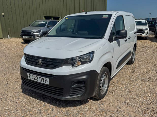 Peugeot Partner SWB L1H1 Low Roof Professional Air Con EURO 6 2
