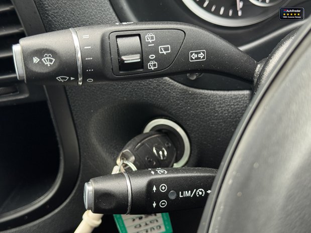 Mercedes-Benz Vito Crew Cab AUTO XLWB L3H1 Premium Plus 116 Alloys Sensors Tow Bar NO VAT EURO 24