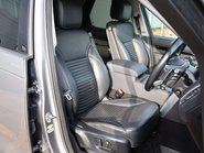 Land Rover Discovery 3.0 Discovery SE D MHEV Auto 4WD 2