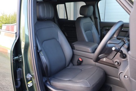 Land Rover Defender 110 2026 HARD TOP D350  HSE Octa wheels and a genuine rear seat conversion 17