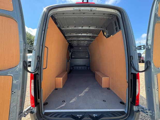 Mercedes-Benz Sprinter AUTO LWB L3H2 High Roof Air Con Cam EURO 6 9