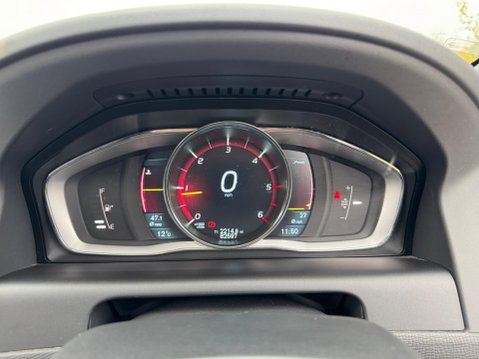 Volvo XC60 2.0 D4 R-Design Euro 6 (s/s) 5dr 51