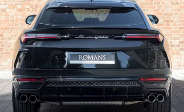 Lamborghini Urus 5