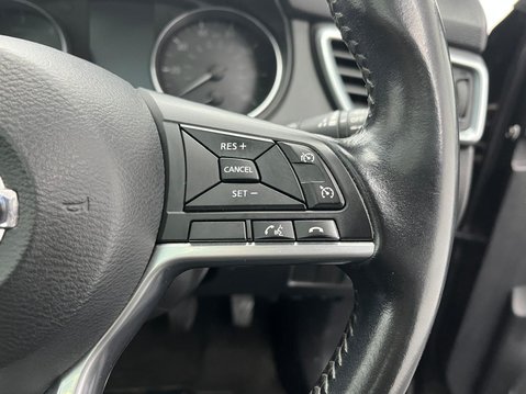 Nissan Qashqai 1.5 dCi N-Connecta Euro 6 (s/s) 5dr 12