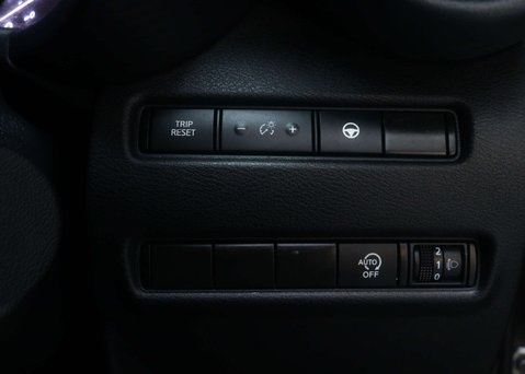 Nissan Juke 1.0 Juke Tekna DiG-T Semi-Auto 5dr 35