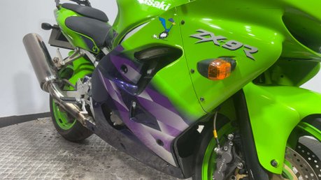 Kawasaki ZX ZX9R 1999 44K SPARES OR REPAIR PROJECT BIKE 900CC SUPER SPORT 16