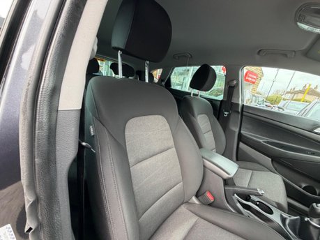 Hyundai TUCSON GDI SE NAV 8