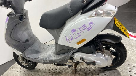 Piaggio Zip 2010 2 STROKE PROJECT SCOOTER SPARES OR REPAIR 50CC 13