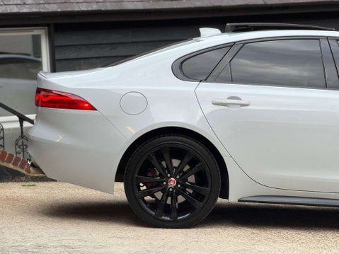 Jaguar XF 3.0d V6 S Saloon 4dr Diesel Auto Euro 6 (s/s) (300 ps) 17