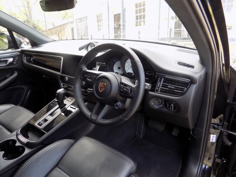Porsche Macan 2.0T PDK 4WD SUV 52