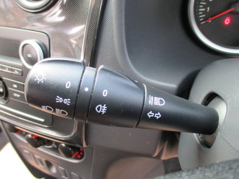 Dacia Sandero 1.0 SCe Essential Euro 6 5dr 31