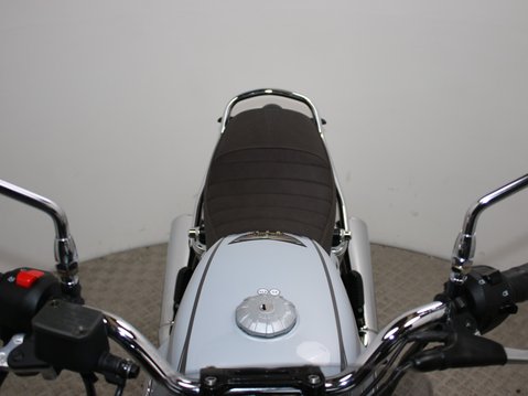 Moto Guzzi V7 V7 IV SPECIAL 37