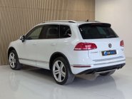 Volkswagen Touareg 3.0 Touareg V6 R-Line+ TDI BlueMotion Technology Auto 4WD 5dr 17