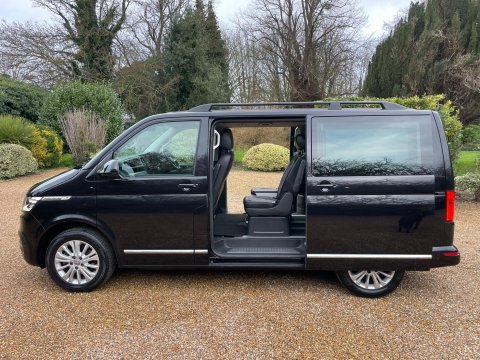 Volkswagen Caravelle 2.0 TDI Executive MPV 5dr Diesel DSG Euro 6 (s/s) (150 ps) 10