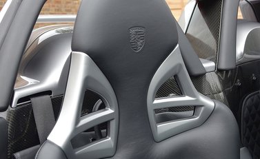 Porsche Carrera GT 19