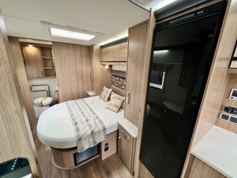 Coachman Laser 675 19