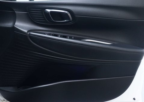 Hyundai BAYON 1.0 T-GDi MHEV Premium SUV 5dr Petrol Hybrid DCT Euro 6 (s/s) (100 ps) 45