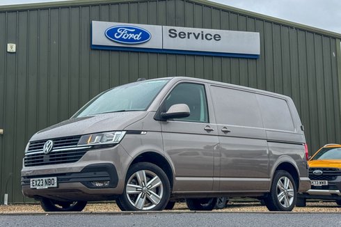 Volkswagen Transporter AUTO SWB L1H1 Highline T32 Air Con Alloys Sensors Tow Bar EURO 6