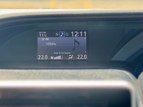 Toyota Noah Hybrid 1.8 60