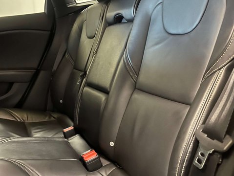 Volvo V40 2.0 V40 R-Design Pro D3 Auto 5dr 26