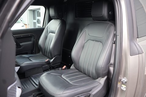 Land Rover Defender 90 HARD TOP MHEV STYLED AT SEEKER   OUR X DEMO MODEL  17