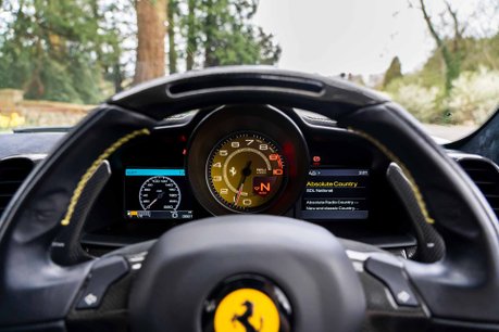 Ferrari 458 Speciale FULL FSH. CARBON FIBRE INT/EXT. CARBON ENGINE BAY. LIFT. CRUISE CONTROL. 24