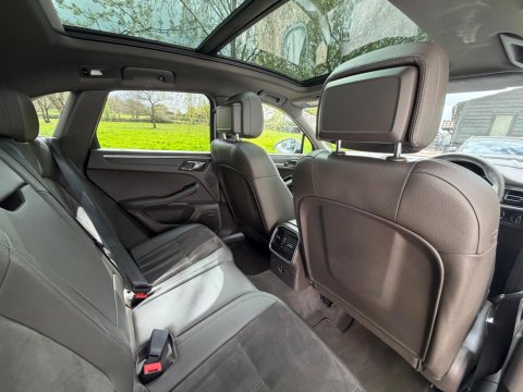 Porsche Macan PDK 57