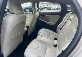 Volvo V40 2.0 T3 INSCRIPTION 34