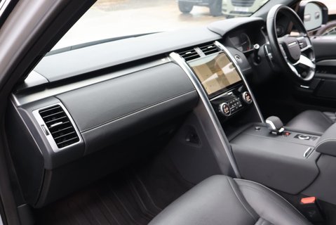 Land Rover Discovery R-DYNAMIC SE MHEV In RARE PEARL WHITE BLACK ROOF AND REAR SEATS  LOW MILES  23