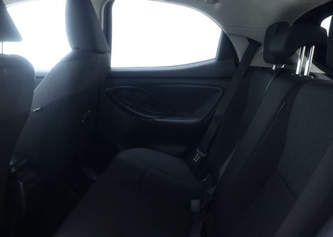 Toyota Yaris 1.5 Yaris Design HEV CVT 5dr 47