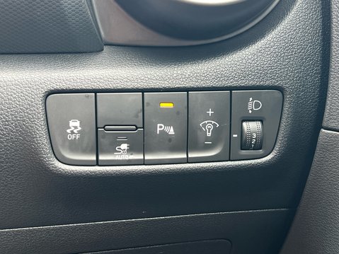 Hyundai KONA PREMIUM 35