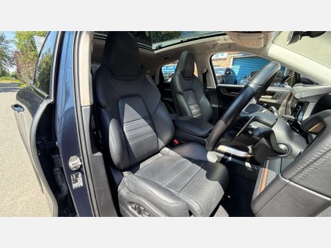 Porsche Cayenne 3.0 Cayenne V6 E-Hybrid Auto 4WD 4dr 7
