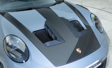 Porsche 911 GT3 RS (992) 33