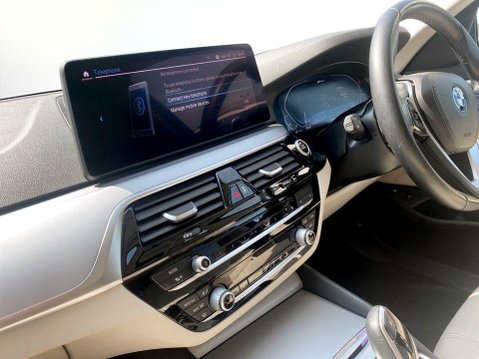 BMW 5 Series 2.0 530e 12kWh SE Touring 5dr Petrol Plug-in Hybrid Steptronic Euro 6 (s/s) 16