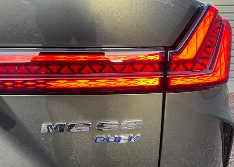 MG MGS9 1.5 T-GDI PHEV PREMIUM 18