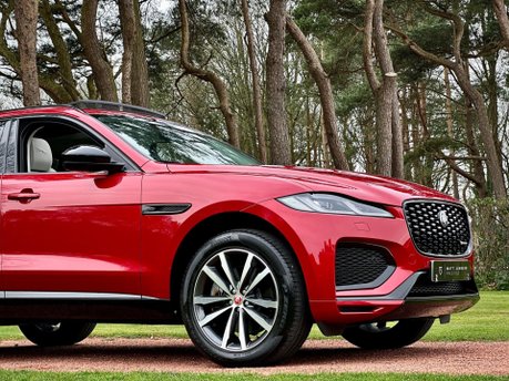 Jaguar F-Pace R-DYNAMIC BLACK 12
