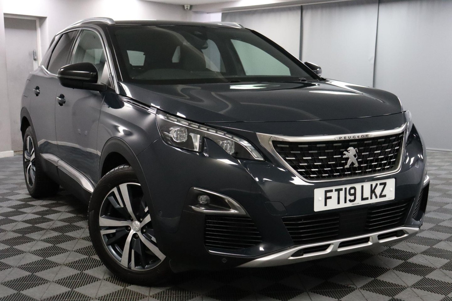 2019 Peugeot 3008 — image 3