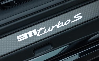 Porsche 911 Turbo S (992) 30