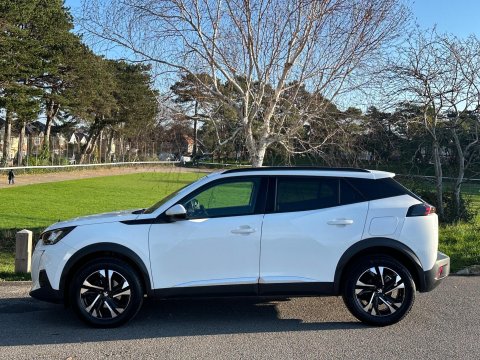 Peugeot 2008 1.2 PureTech Allure Euro 6 (s/s) 5dr 9