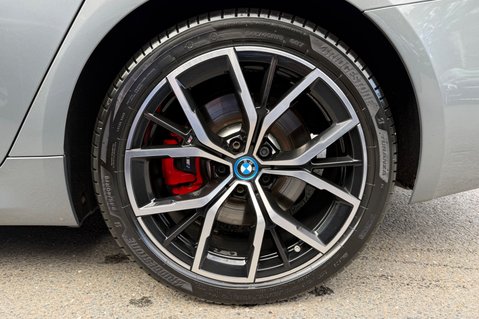 BMW 5 Series 530E M SPORT - VATQ - PRO PACKAGE - 1 OWNER - FULL BMW SERVICE HISTORY 74