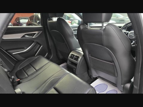 Jaguar XF R-DYNAMIC S 22
