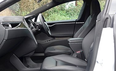 Tesla Model S P85D 18
